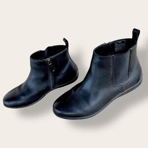 Revere Womens 8.5 Black Leather Comfort Ankle Boots Casual Side Zip Flat Heel